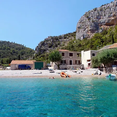 Guest house Triple Uvala Pokrivenik 2069l