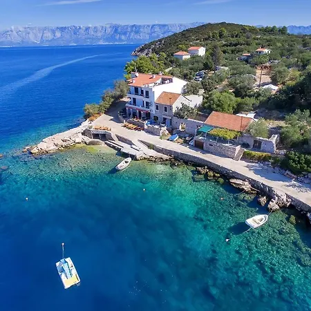 Guest house Triple Uvala Pokrivenik 2069l