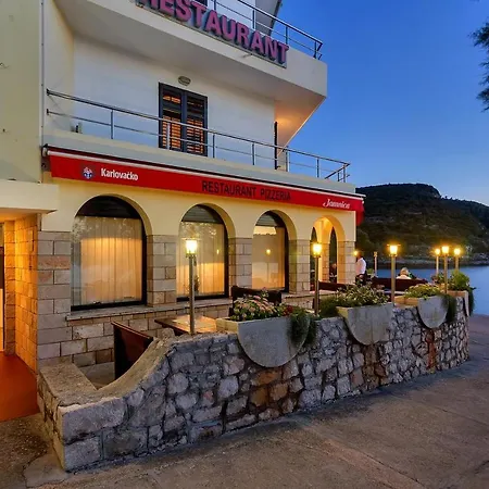 Triple Uvala Pokrivenik 2069l Guest house Split