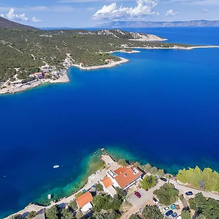 Triple Uvala Pokrivenik 2069l Guest house